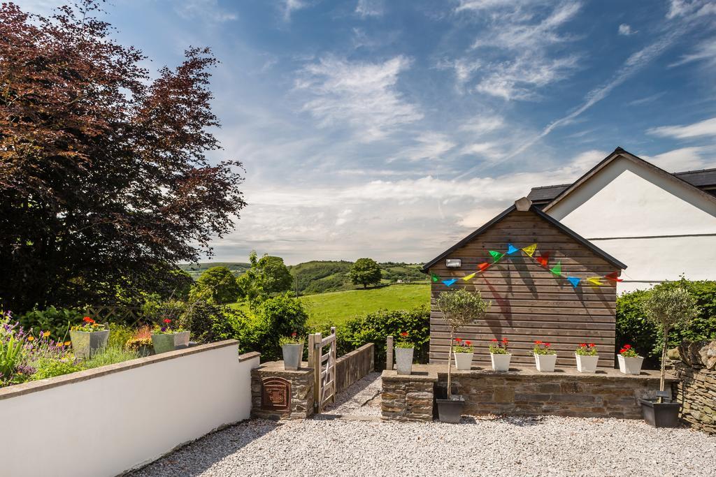 2 Tan Yr Eglwys Villa Pontardawe Exterior foto