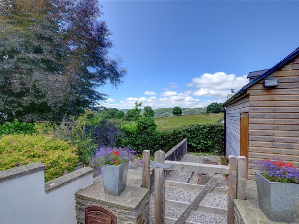 2 Tan Yr Eglwys Villa Pontardawe Exterior foto